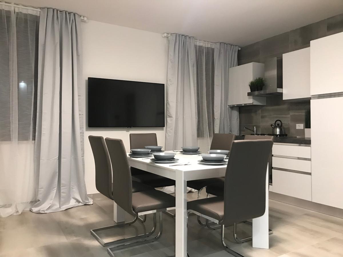 דירות Loft סירמיונה מראה חיצוני תמונה