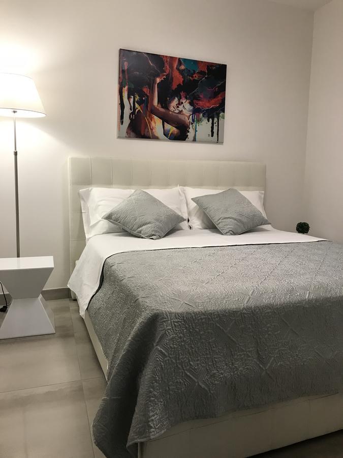 דירות Loft סירמיונה מראה חיצוני תמונה